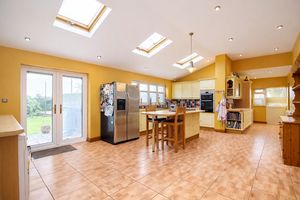 Kitchen/Diner- click for photo gallery